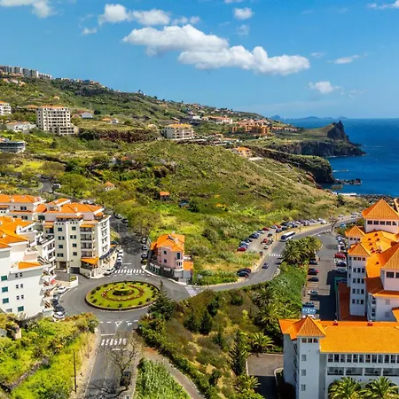 Onyx Scape Near Funchal & Airport * קאניקו