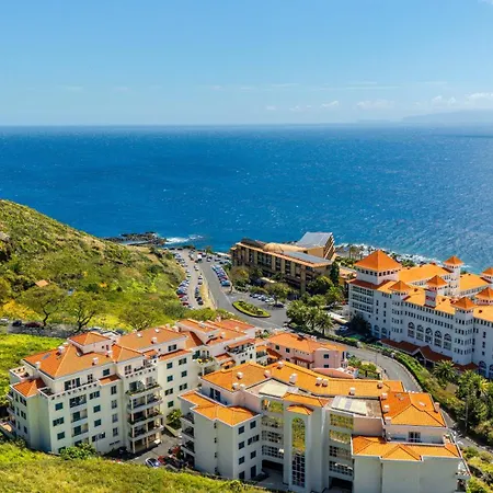 Onyx Scape Near Funchal & Airport * קאניקו